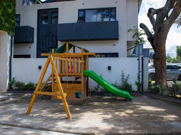 4 Bedroom Garden Flat