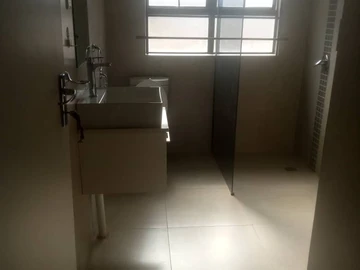 3 Bedroom Flat & Apartment