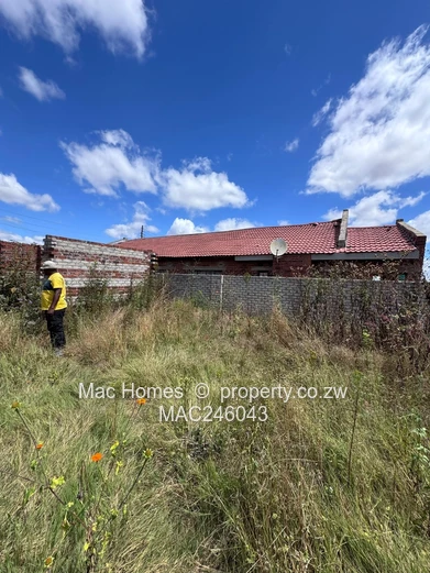Partially Walled 348 m² Stand on Tarred Main Road, Damofalls (Sole Mandate)