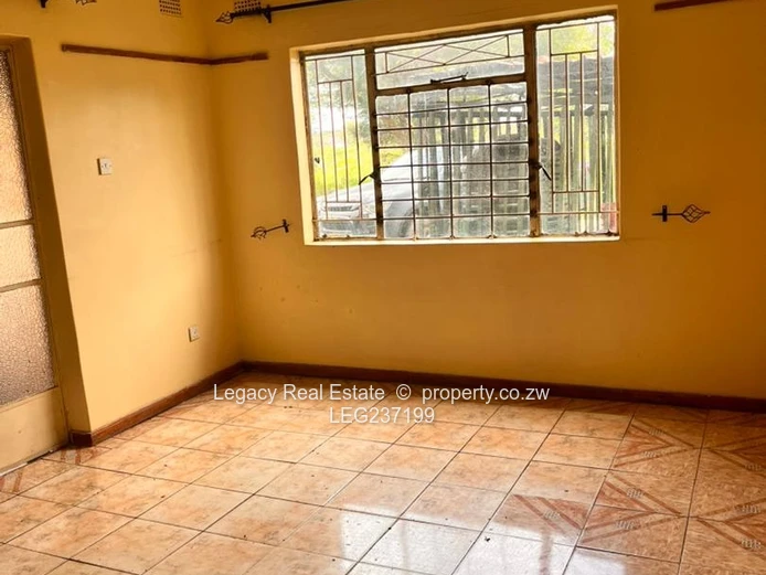 Value-For-Money 3-Bedroom Flat in Prospect,Down -Floor  Flat  in a Convinient Prospect Location