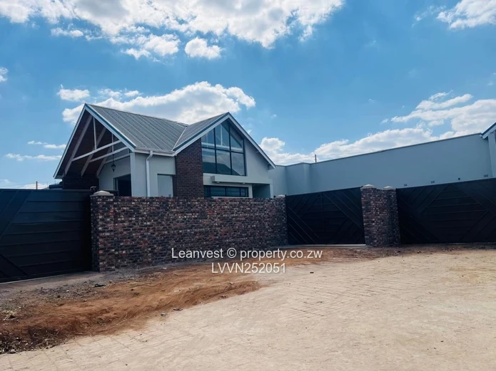 6-Bed Luxury Westgate Apartment