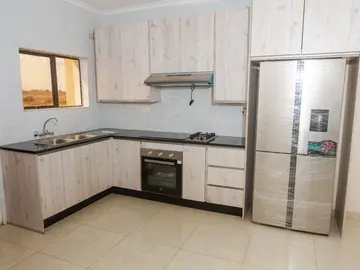 2 Bedroom Flat & Apartment