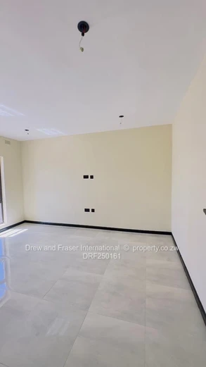 Newly built 4-Bed Arlington Townhouse - Bright Open Plan, Borehole