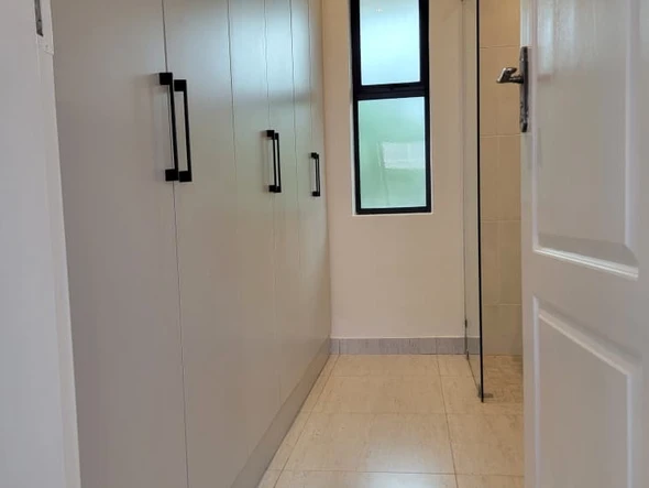 2 Bedroom Flat & Apartment