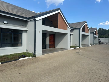 2 Bedroom Flat & Apartment