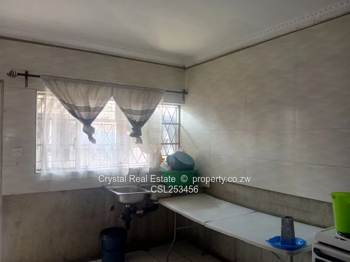 Mainway Meadows House, Waterfalls (Sole Mandate)