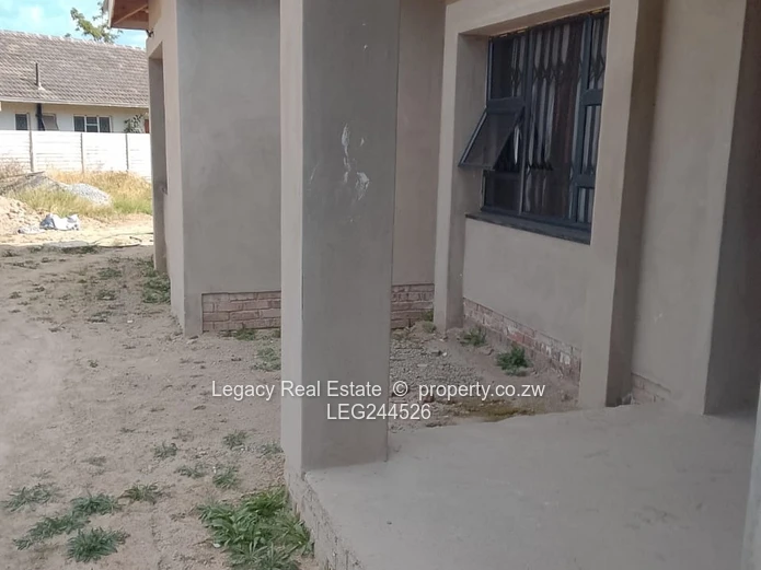 Large Greendale Property With Borehole & Double Garage.