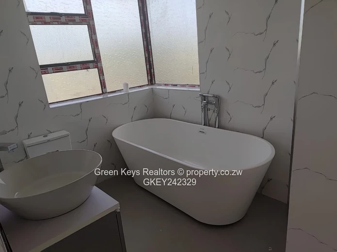 Arlington 5-Bed Home — Modern Finishes & Freestanding Tub