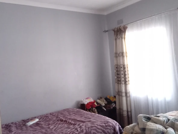 2 Bedroom Flat & Apartment