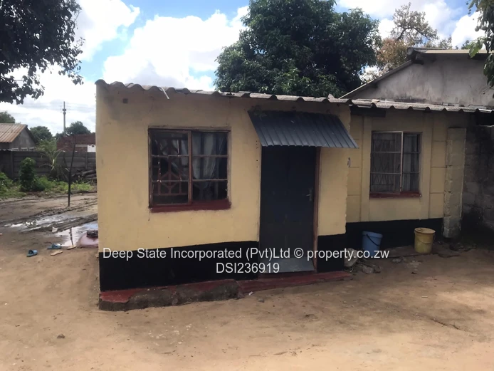 Tafara (mabvuku boundary)core house for sale  (Sole Mandate)