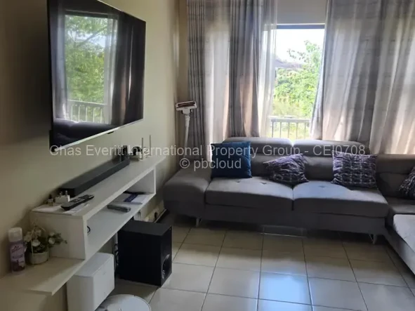 2 Bedroom Flat & Apartment