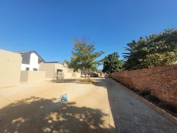 4 Bedroom Garden Flat