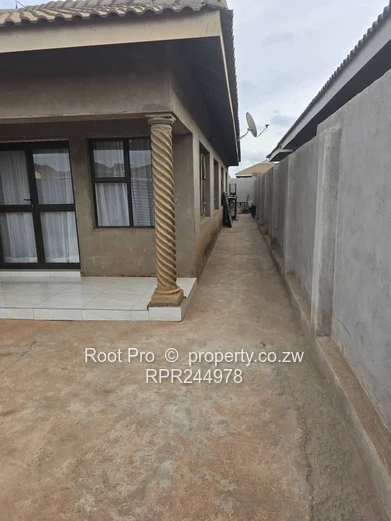 Warren Park D - Graceland House for Sale