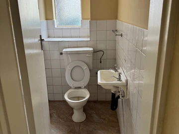 3 Bedroom Garden Flat