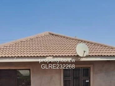 Aspindel Park Gem: Secure 4-Bed Standalone with Ensuites & Solar Geyser
