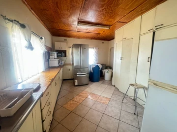 Farm & Agricultural Land