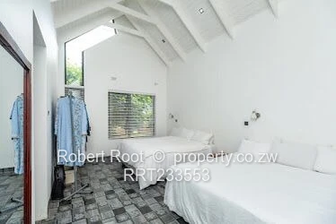 Stunning Home in Prestigious Neighboorhood