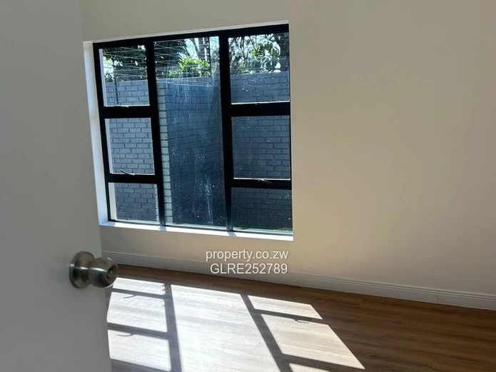 Bright 4-Bed Mount Pleasant Flat with Modern Kitchen & Borehole