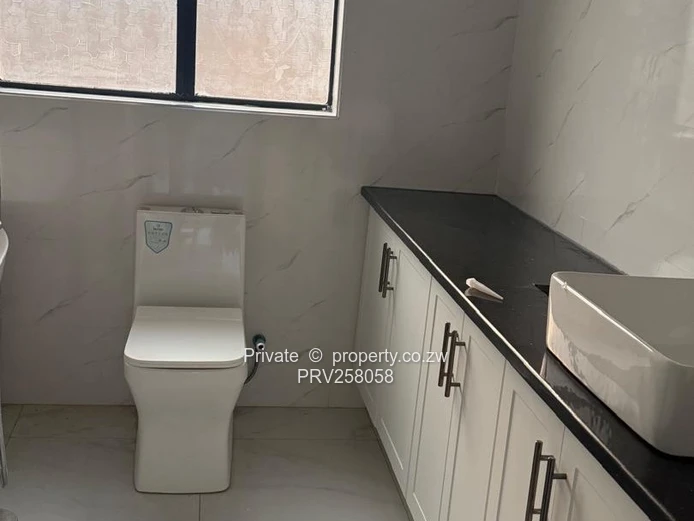 Newly built modern house to let immediately 