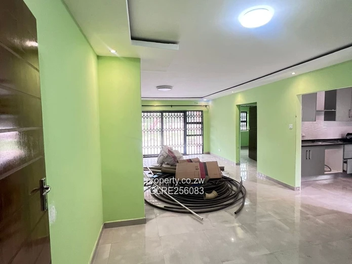 Newly Renovated 4-Bed Flat Bluff Hill - Borehole Included