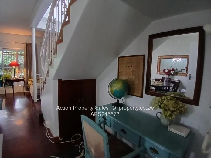 Fully Furnished 2 Bed Garden Flat! 