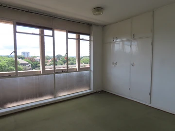 3 Bedroom Flat & Apartment