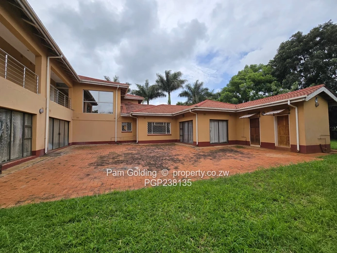 A grand palatial home- 8 bedrooms, 6 en-suite, Borehole, triple garages