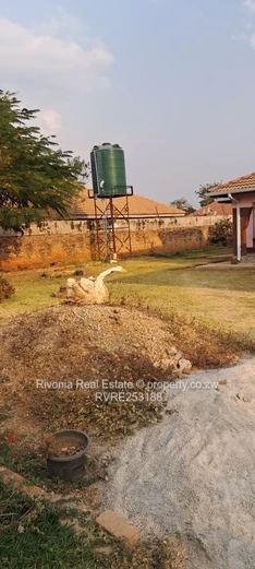 4-Bed Family Home in Nharira — 2440m² with Borehole