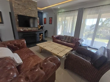 7 Bedroom House