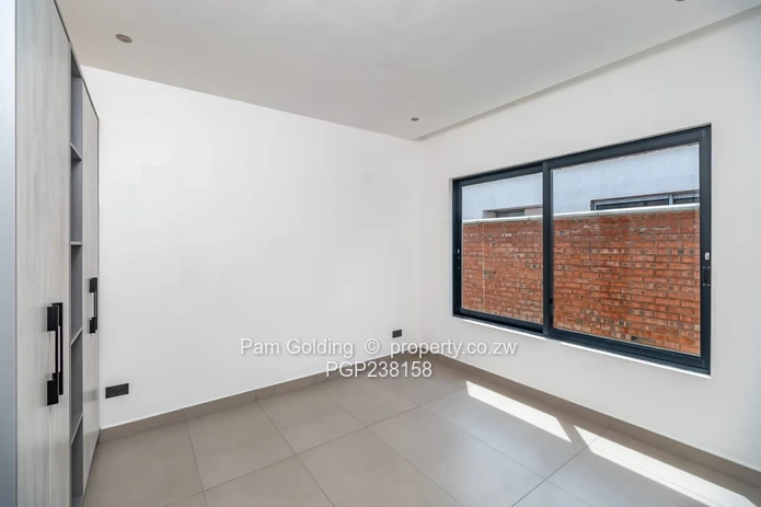 Modern Living in Secure Complex (Sole Mandate)