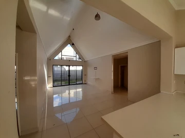 3 Bedroom Flat & Apartment