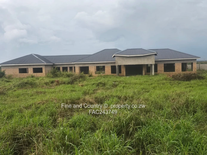 Incomplete Lodge on Bulawayo Dr (Sole Mandate)