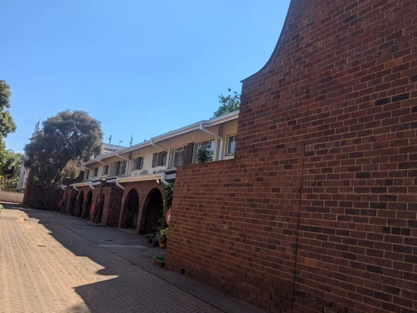 3 Bedroom Flat & Apartment