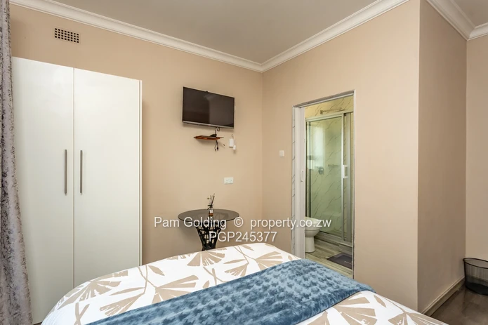 4- bedroom En suite Home on 1160sqm in Hillside