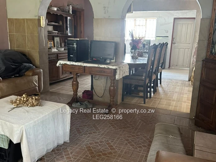 Greendale 4-Bed Family Home with Flatlet & Verandah
