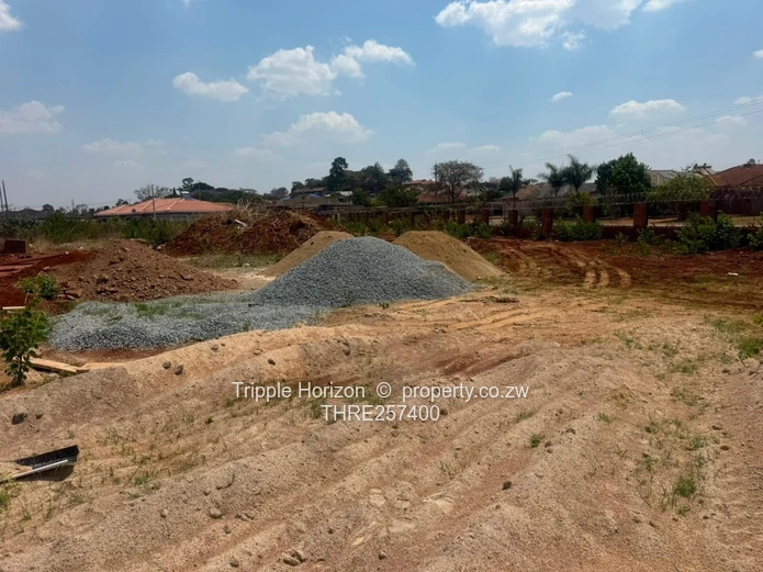 400m² Stand in Cold Comfort — Tarred Roads & Services