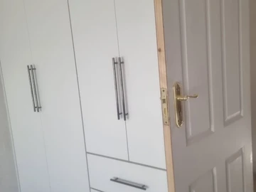 4 Bedroom Flat & Apartment