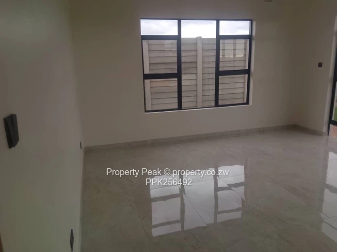 Mount Pleasant Heights: Modern 5-Bed with Expansive Lawn & Borehole
