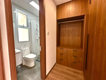 3 Bedroom Flat & Apartment