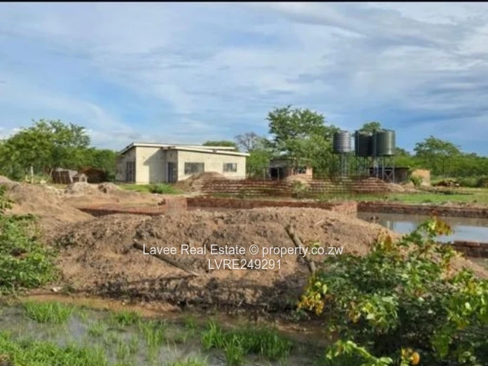 PRIME PRIVATE SCHOOL STAND HALFWAY in KADOMA 1.96ha