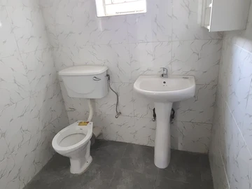 2 Bedroom Flat & Apartment