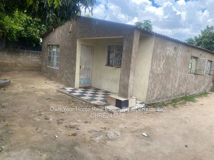 St Mary's Chitungwiza house for sale 