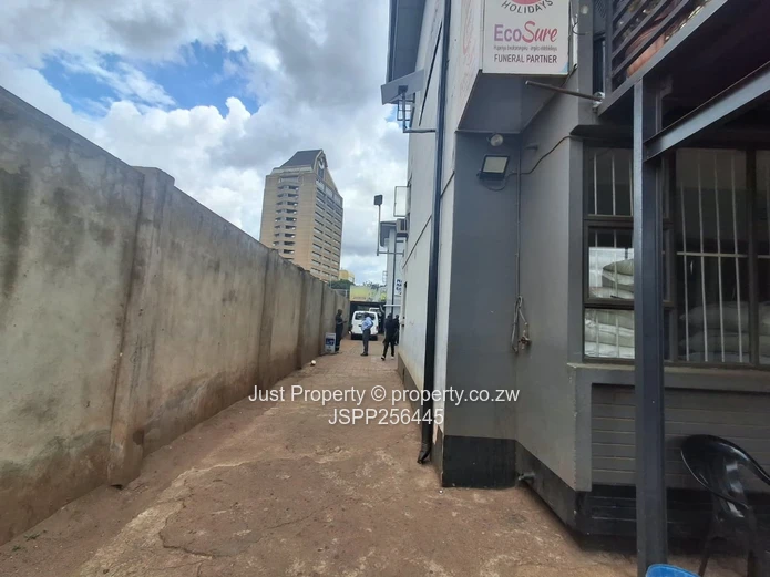 Affordable 18 m² CBD Office — Balcony & Secure Gate