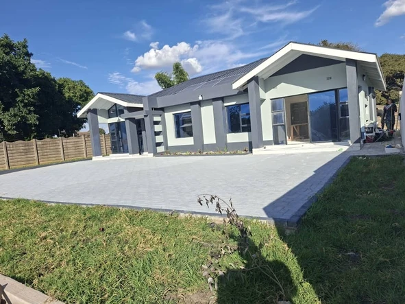 4 Bedroom Garden Flat