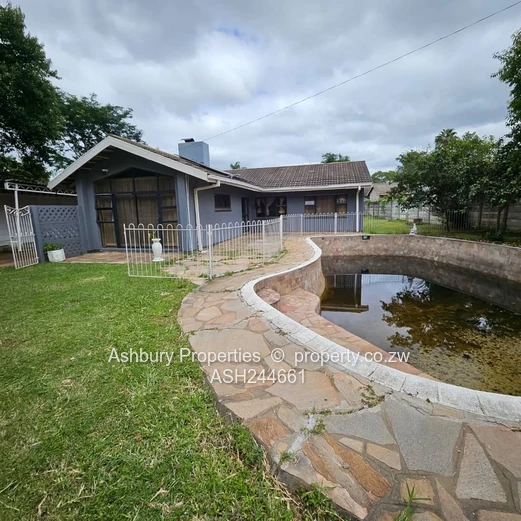 Freshly Renovated Cosy House on Main Road too.