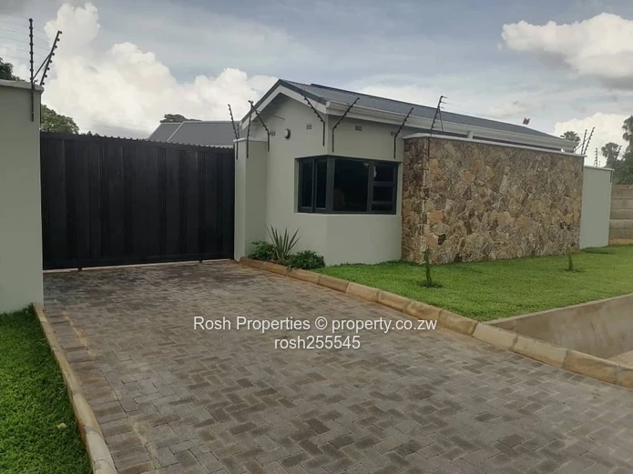 Modern 3-Bed Garden Flat in Borrowdale West with Borehole and Solar