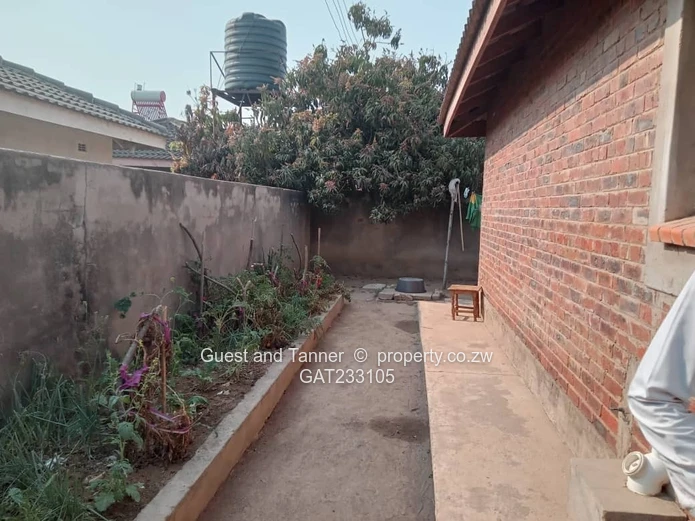 3-Bedroom house In Mainway Meadows