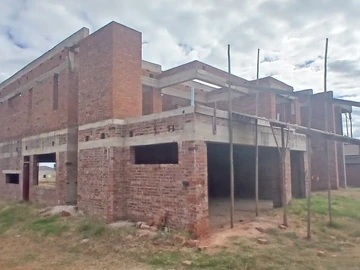 9 Bedroom House