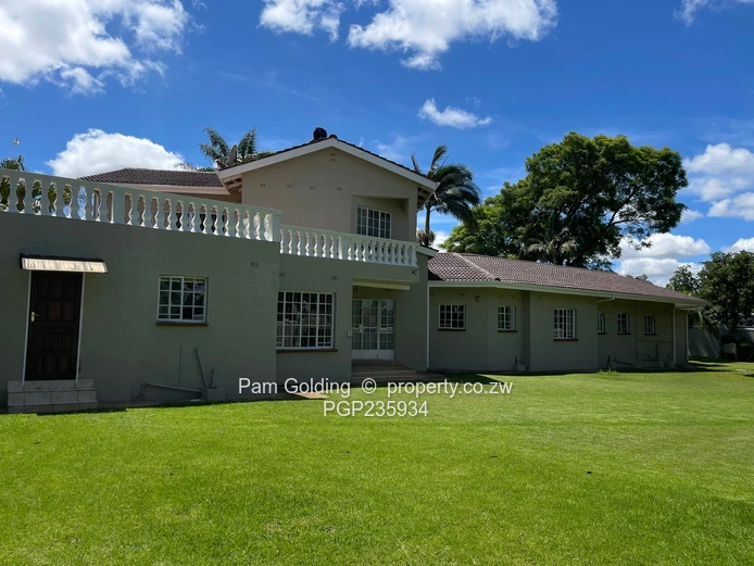 Executive home in Helensvale