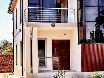 4 Bedroom Flat & Apartment